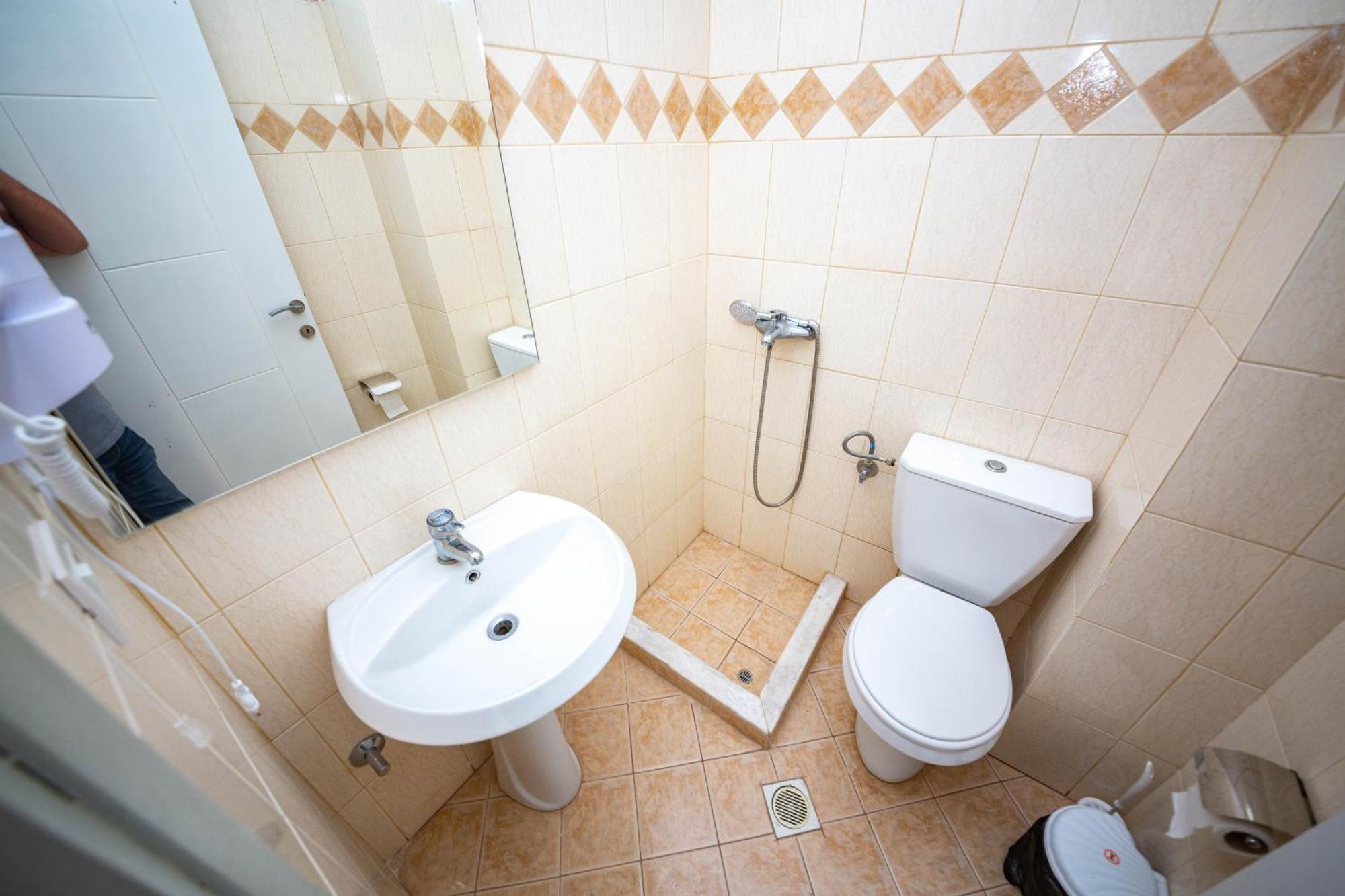 Ideal Aparthotel Saranda Bilik gambar